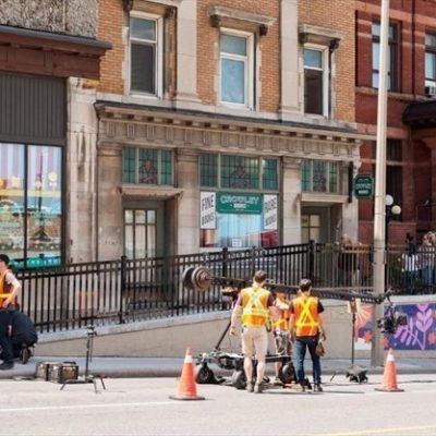 La serie Apple TV+ “Ghostwriter” ha salvato la libreria nella quale è ambientata