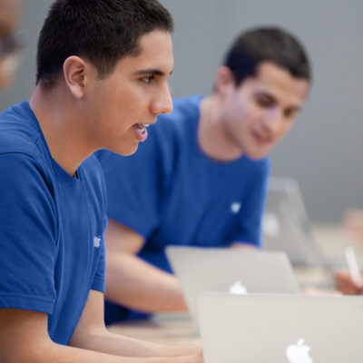 Apple chiude tutti gli Apple Store fuori dalla Cina e attiva altre restrizioni