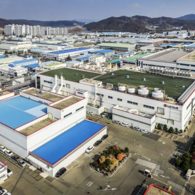 Coronavirus tra i dipendenti, LG ferma la produzione dei componenti per iPhone