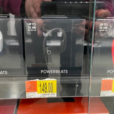 I nuovi Powerbeats 4 compaiono sugli scaffali di Walmart