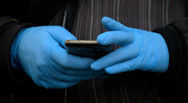 smartphone coronavirus