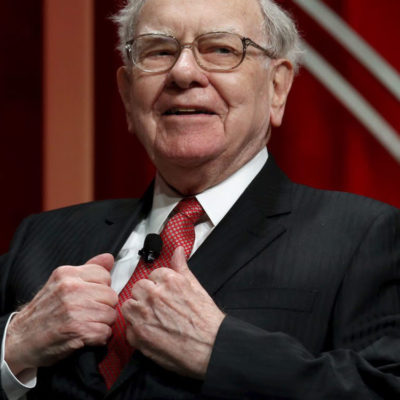 Buffet non ha dubbi: “Gli utenti rinunciano alla seconda auto, ma non all’iPhone”