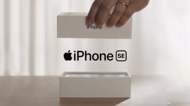 Unboxing minimal per iPhone SE nella pubblicità Apple