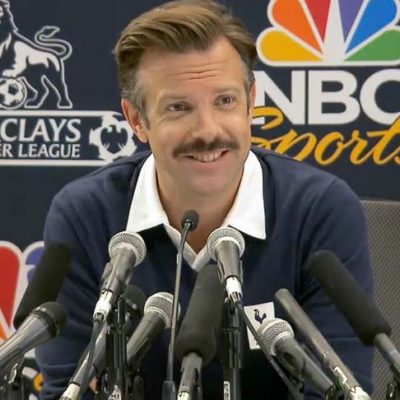 Jason Sudeikis vince un Golden Globe per la serie Ted Lasso