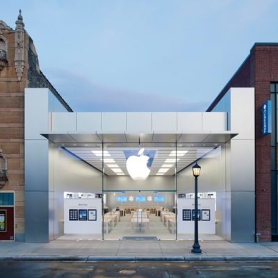 Scontri a Minneapolis, danneggiato anche un Apple Store