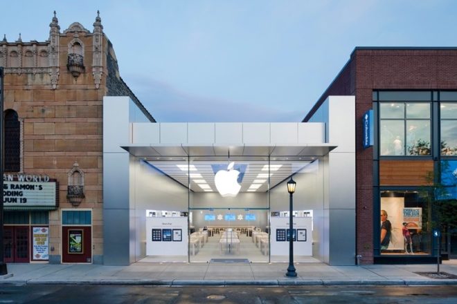 Scontri a Minneapolis, danneggiato anche un Apple Store