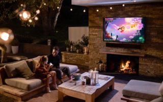 Samsung svela la nuova smart TV ‘Terrace’ 4K con app Apple TV e AirPlay 2