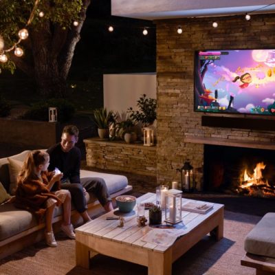 Samsung svela la nuova smart TV ‘Terrace’ 4K con app Apple TV e AirPlay 2