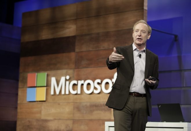 Il presidente di Microsoft critica l’App Store di Apple