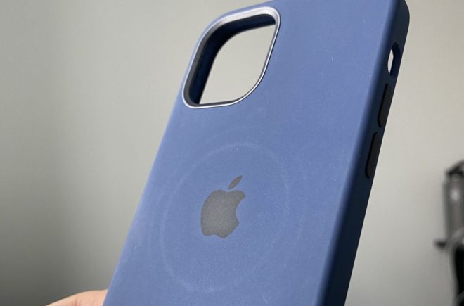 Apple avvisa che il caricatore MagSafe può lasciare un’impronta sulle custodie in pelle