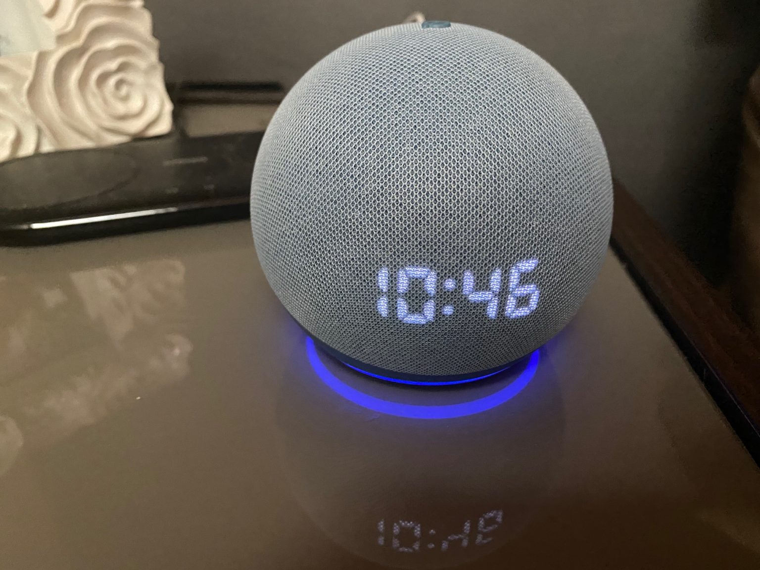 echo dot con orologio nero