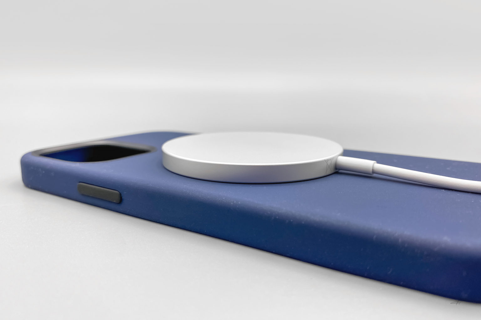 DIGITUS Pad di ricarica wireless Duo per smartphone - potenza di uscita 15W - ricarica induttiva, ricarica wireless - cavo di collegamento USB-C da 1 m - nero