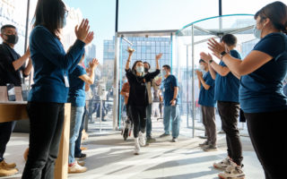 iPhone 12 mini e iPhone 12 Pro Max arrivano negli Apple Store