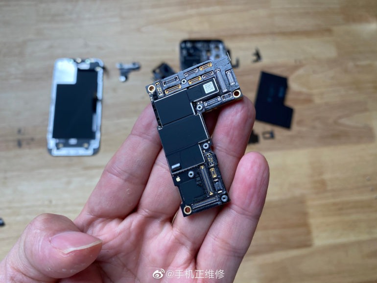 iPhone 12 Pro Max teardown