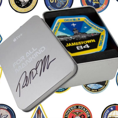 Nuovo set di toppe autografato da Ronald Moore per la seconda stagione di “For All Mankind”