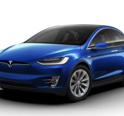 Le prossime vetture Tesla potrebbero integrare CarKey di Apple