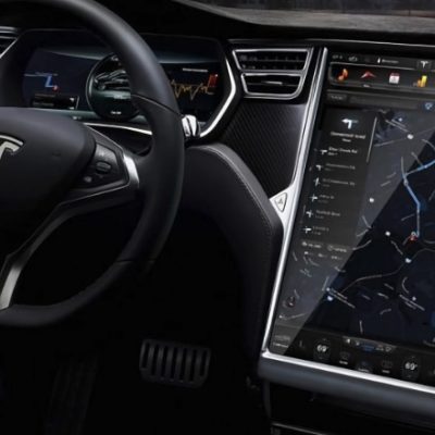 Tesla potrebbe supportare Apple Music sulle sue vetture