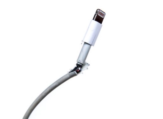 Apple brevetta una soluzione al deterioramento dei cavi Lightning
