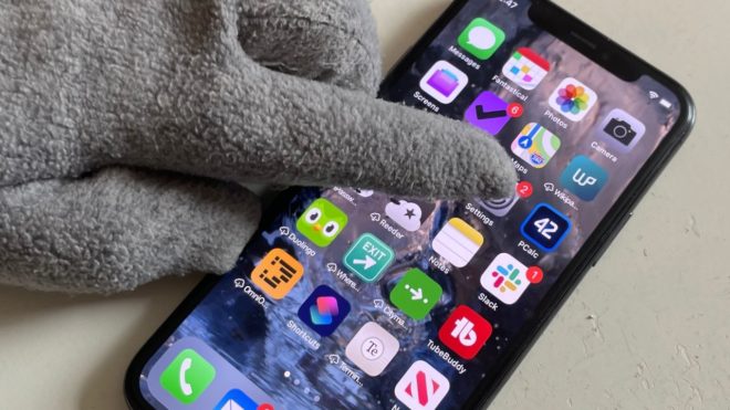 Guanti e iPhone, Apple ha trovato la soluzione?