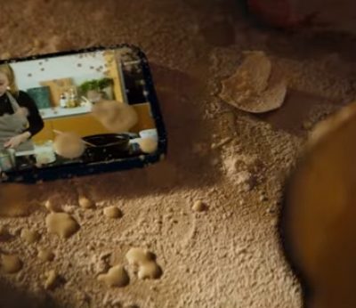 “Cook”, l’iPhone 12 resiste in cucina nel nuovo spot Apple