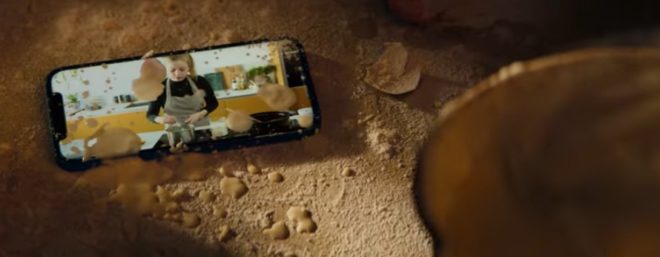“Cook”, l’iPhone 12 resiste in cucina nel nuovo spot Apple
