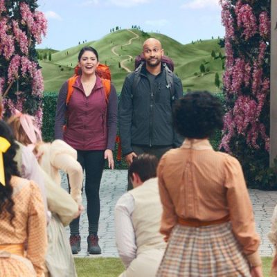 Apple cancella la serie Schmigadoon!, non ci sarà una terza stagione