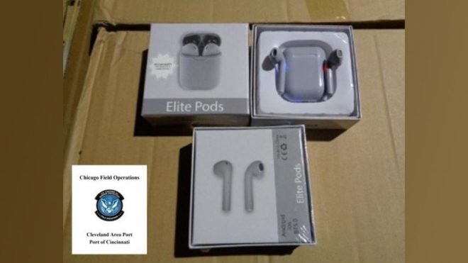 USA, sequestrati migliaia di AirPods falsi