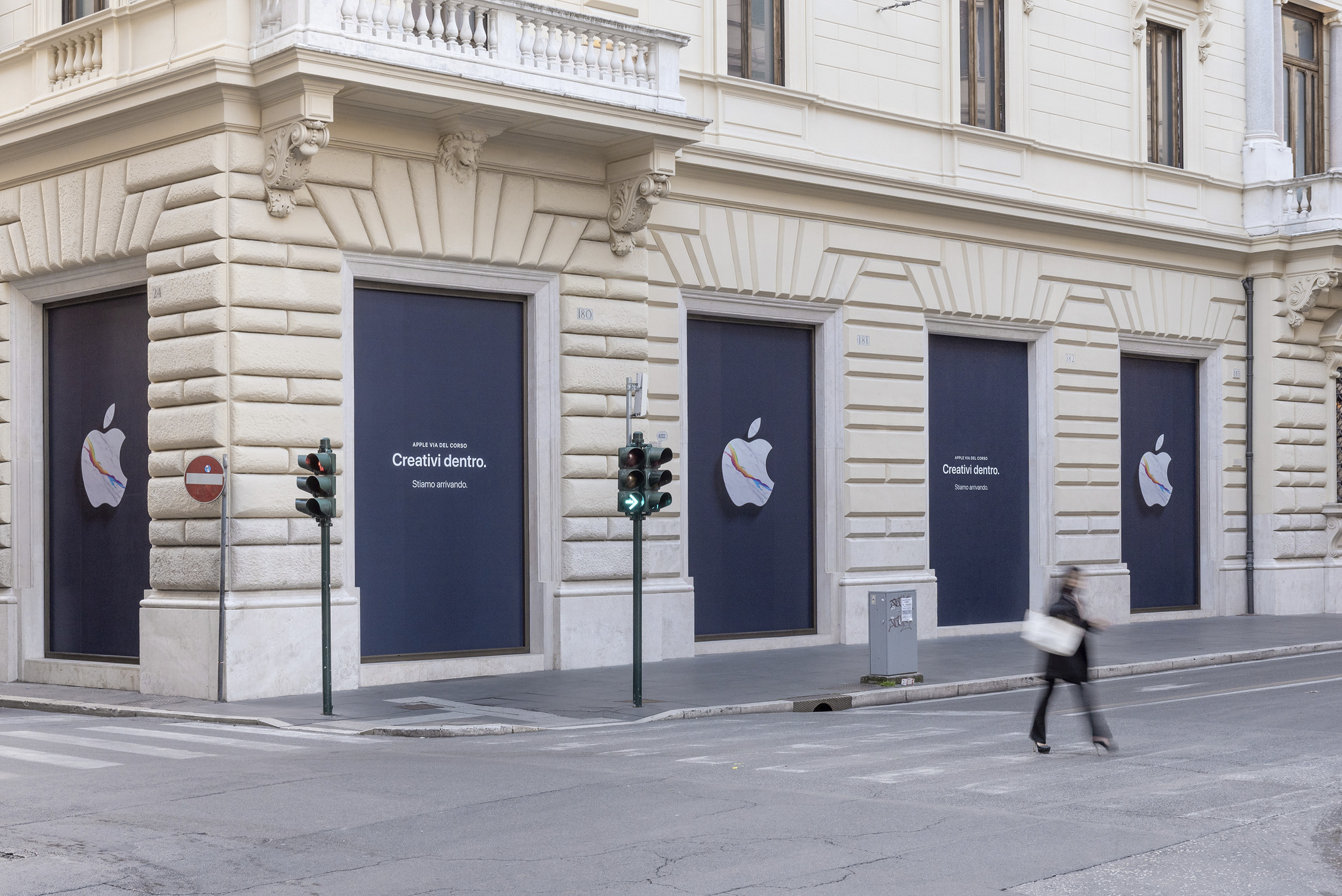Apple Via del Corso, ecco le prime immagini ufficiali iPhone Italia