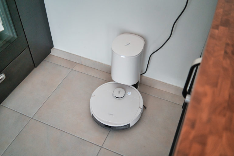 Aspirapolvere smart: ECOVACS Deebot Ozmo N8+ si svuota da solo! – ORA IN SCONTO