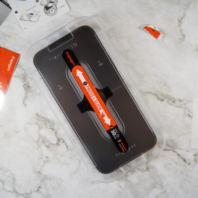 Spigen Glas.TR Ez Fit: il MIGLIORE vetro temperato per iPhone? Sì, anche per iPhone 14 – RECENSIONE