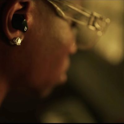 Gli inediti auricolari Beats Studio Buds appaiono nel video di Roddy Ricch