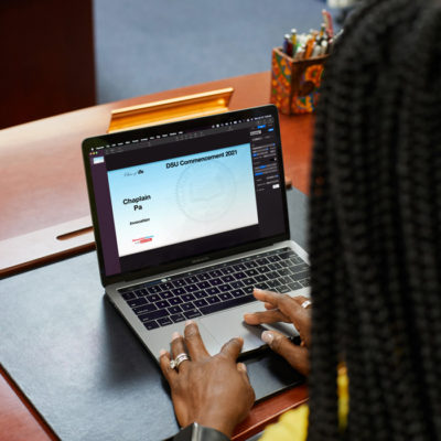 Apple celebra studenti e lavoratori all’epoca del COVID