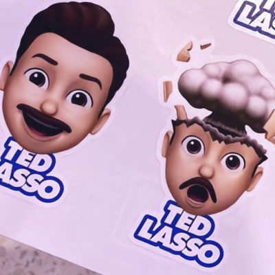 Negli Apple Store arrivano gli adesivi di Ted Lasso