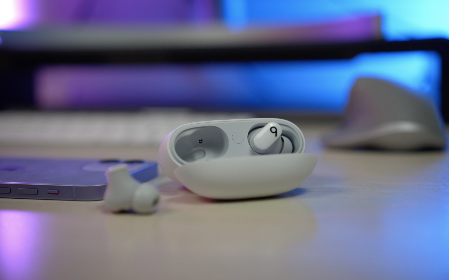 Что лучше airpods pro или beats studio buds