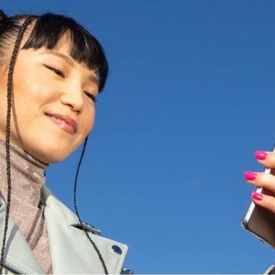 Apple pubblicizza i nuovi Beats Studio Buds con… Galaxy S21