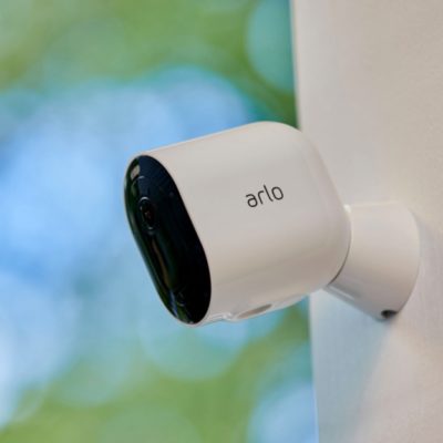 Arlo presente la videocamera di sorveglianza Pro 4