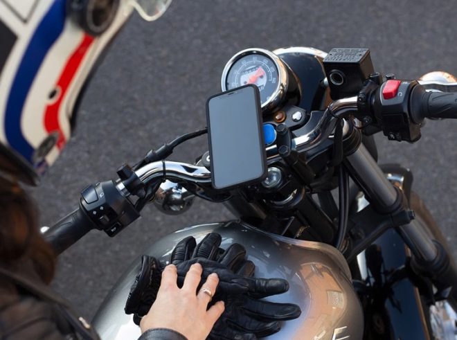 Apple avverte: le vibrazioni della moto possono danneggiare le fotocamere degli iPhone