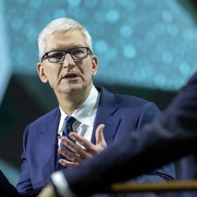 Apple svela la retribuzione di Tim Cook nel 2021
