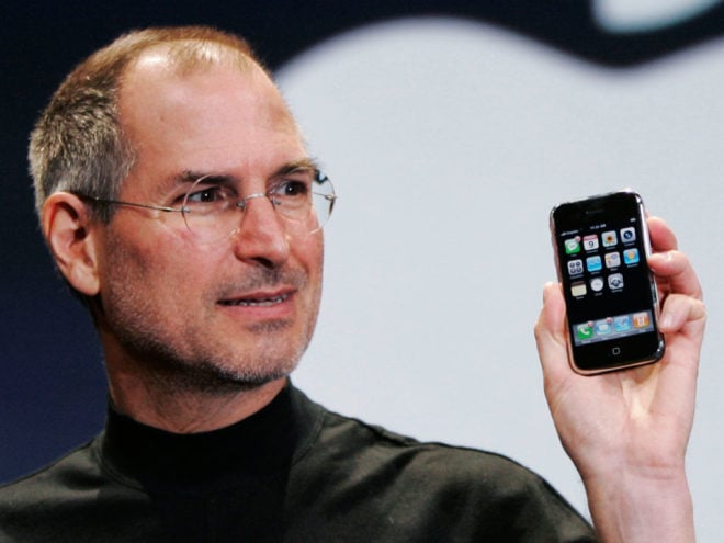 Le 10 cose essenziali che mancavano sul primo iPhone