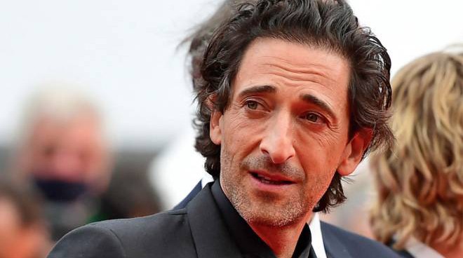 Adrien Brody apple