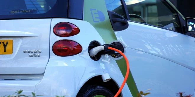 Un importante fornitore Apple investe in veicoli elettrici