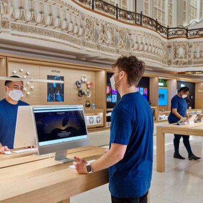 Apple toglierà l’obbligo di utilizzo delle mascherine per i suoi dipendenti