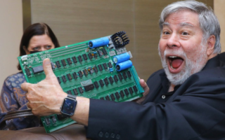 Un Apple I autografato da Wozniak andrà presto all’asta