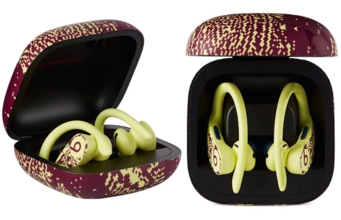 powerbeats pro Paria Farzaneh