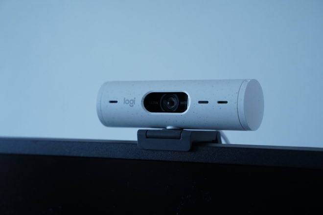 Logitech Brio 500: la web-cam definitiva per le video calls e con il “Center Stage” – Recensione