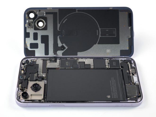 iFixit smonta l’iPhone 14 Plus: è più riparabile dei modelli Pro