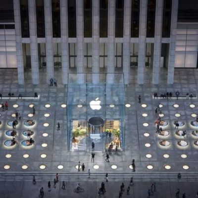 Apple taglia i compensi a Tim Cook