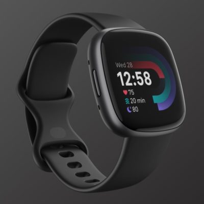 Fitbit Versa 4, un intelligente compagno di allenamento – RECENSIONE