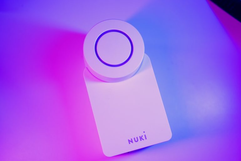 Nuki Smart Lock apriporta automatico a batterie intercambiabili