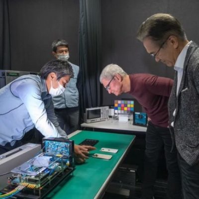 Tim Cook rende omaggio a Sony e ai sensori della fotocamera dei futuri iPhone